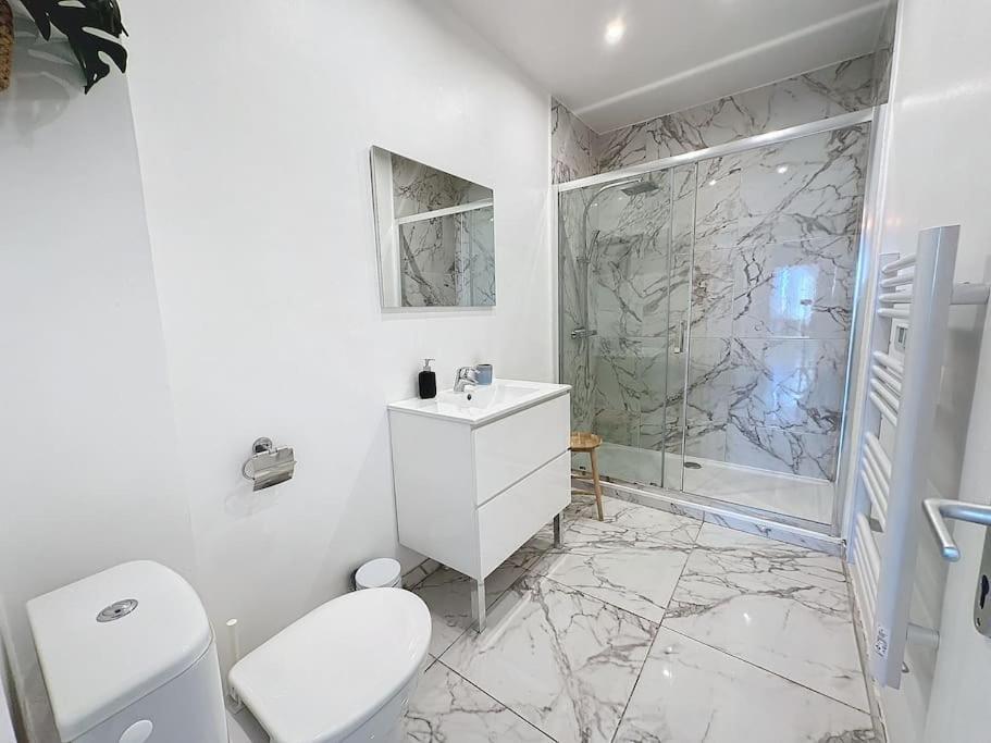 Apartamento 60m2 Parking Prive - 600m Palais & Plages